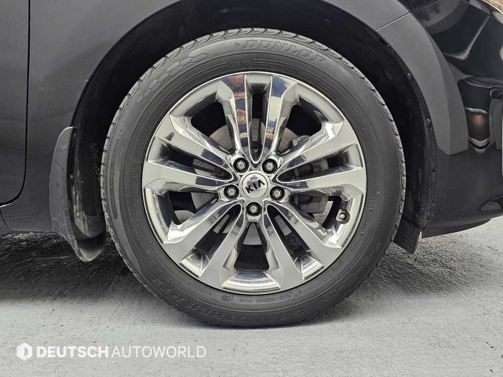 KIA Carnival - Vista 5