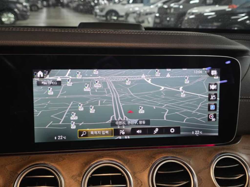 Mercedes Benz E class - Vista 11