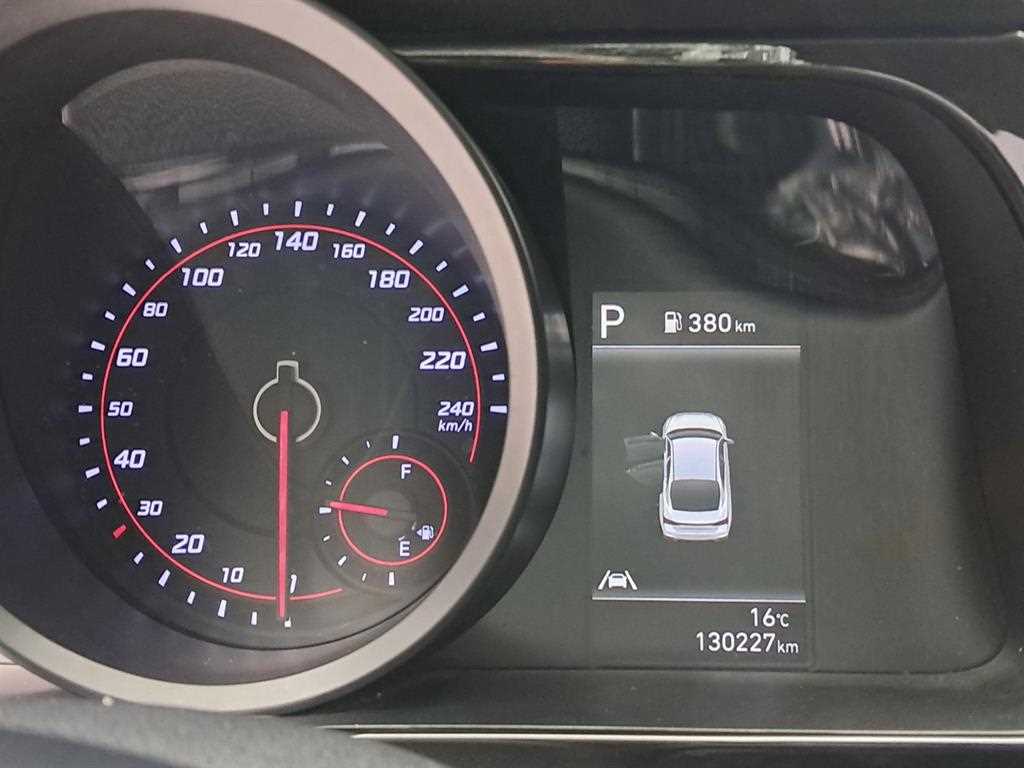 HYUNDAI Avante - Vista 8