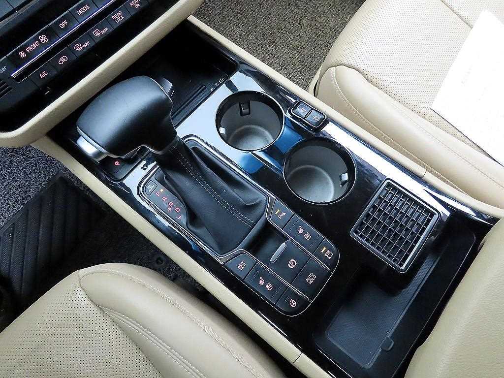 KIA Carnival - Vista 9