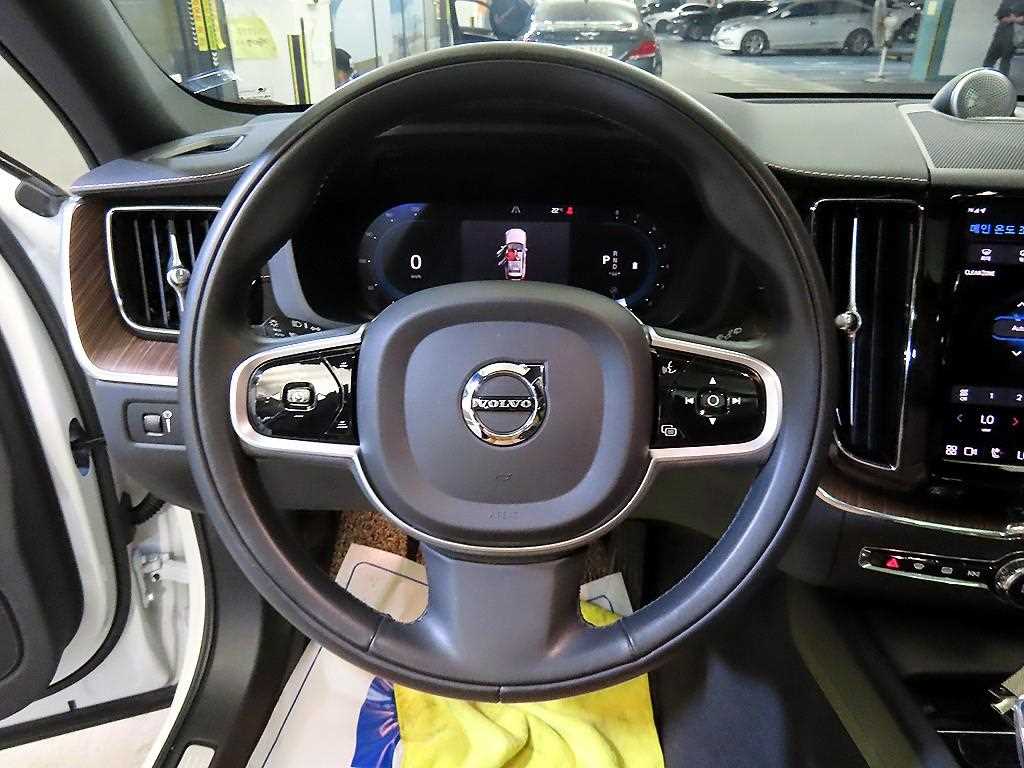 Volvo XC60 - Vista 8