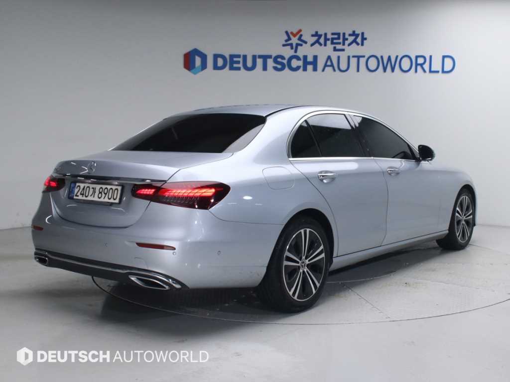 Mercedes Benz E class - Vista 2