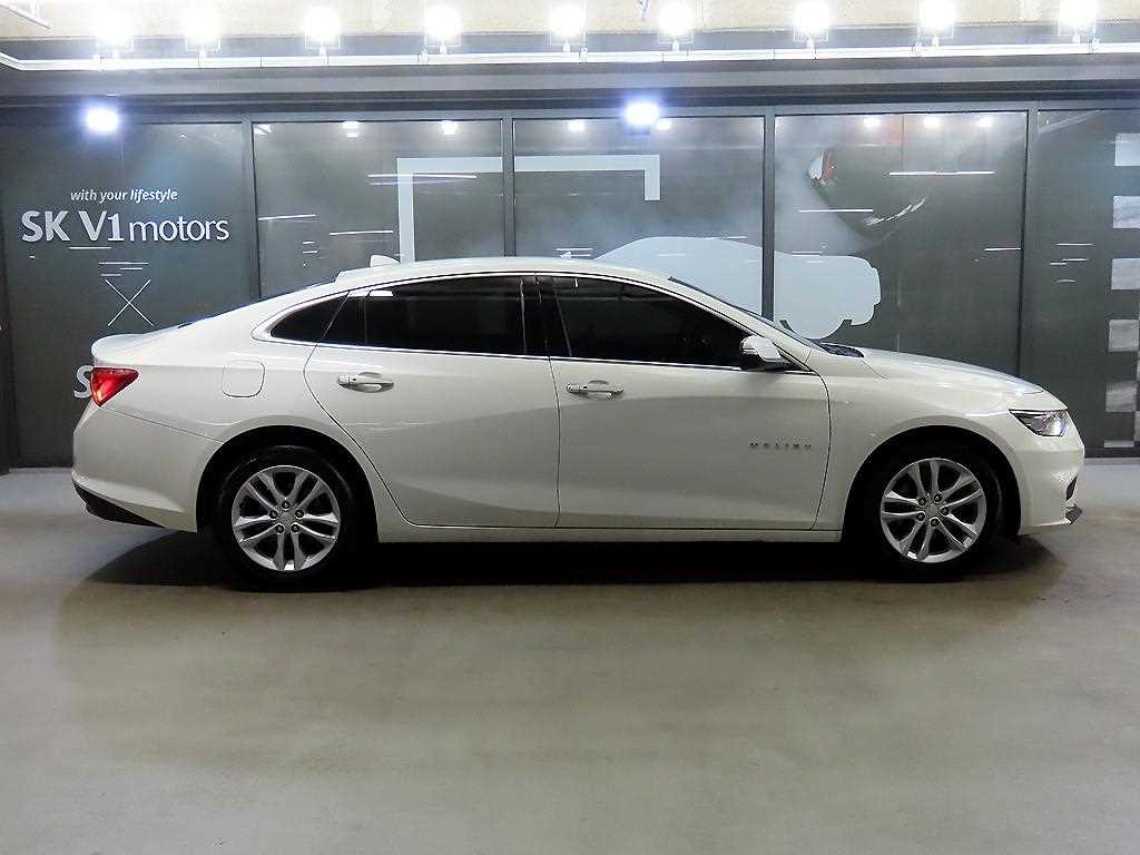 Chevrolet Malibu - Vista 3