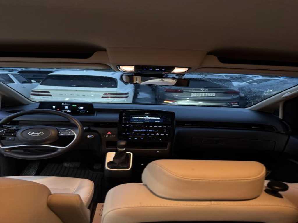 HYUNDAI Staria - Vista 8