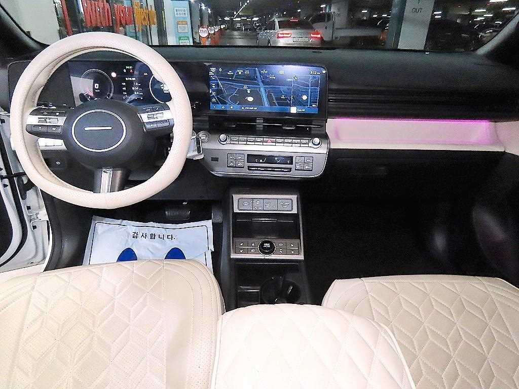 HYUNDAI Kona - Vista 10