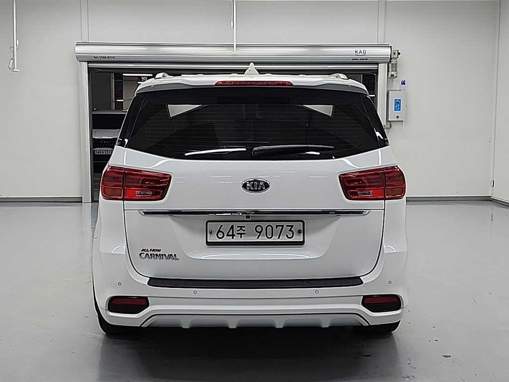 KIA Carnival - Vista 3