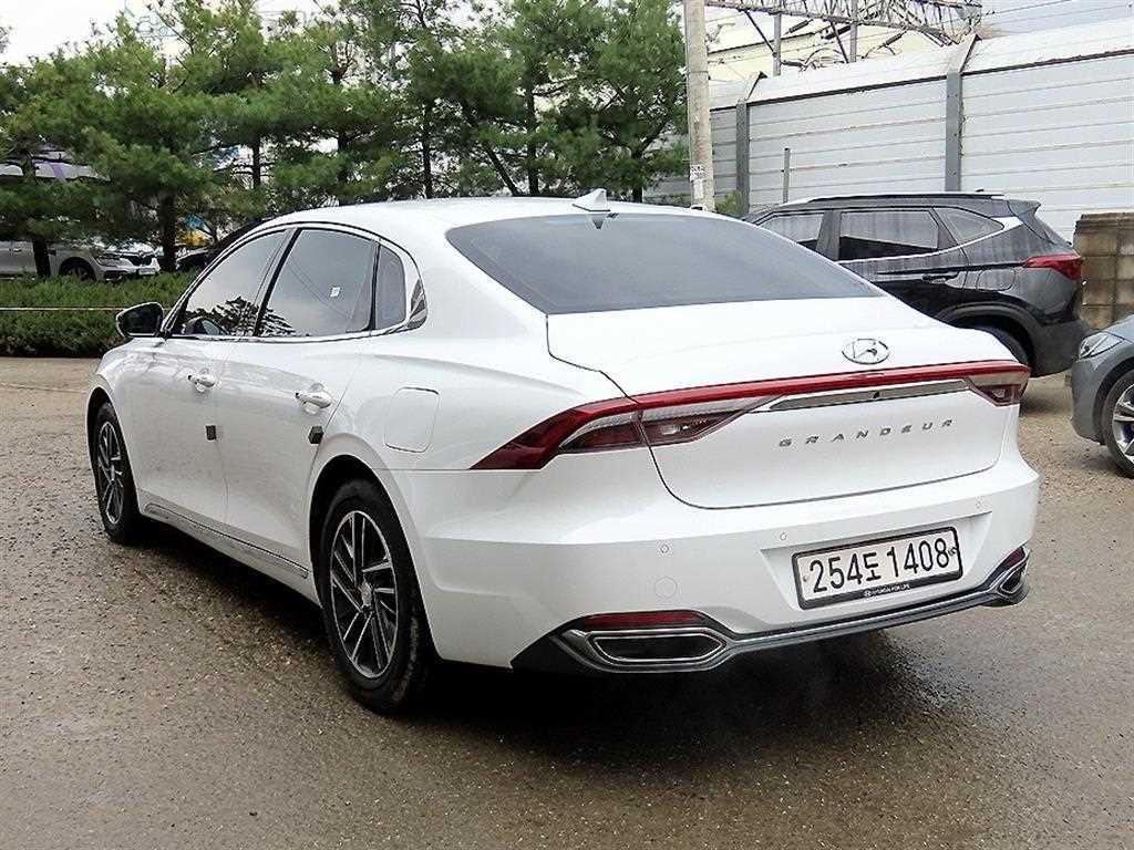 HYUNDAI Grandeur - Vista 3