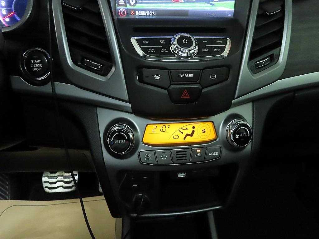 Ssangyong Korando 2016 Negro - Importación desde Corea - HF Imports Iquique - Foto 16