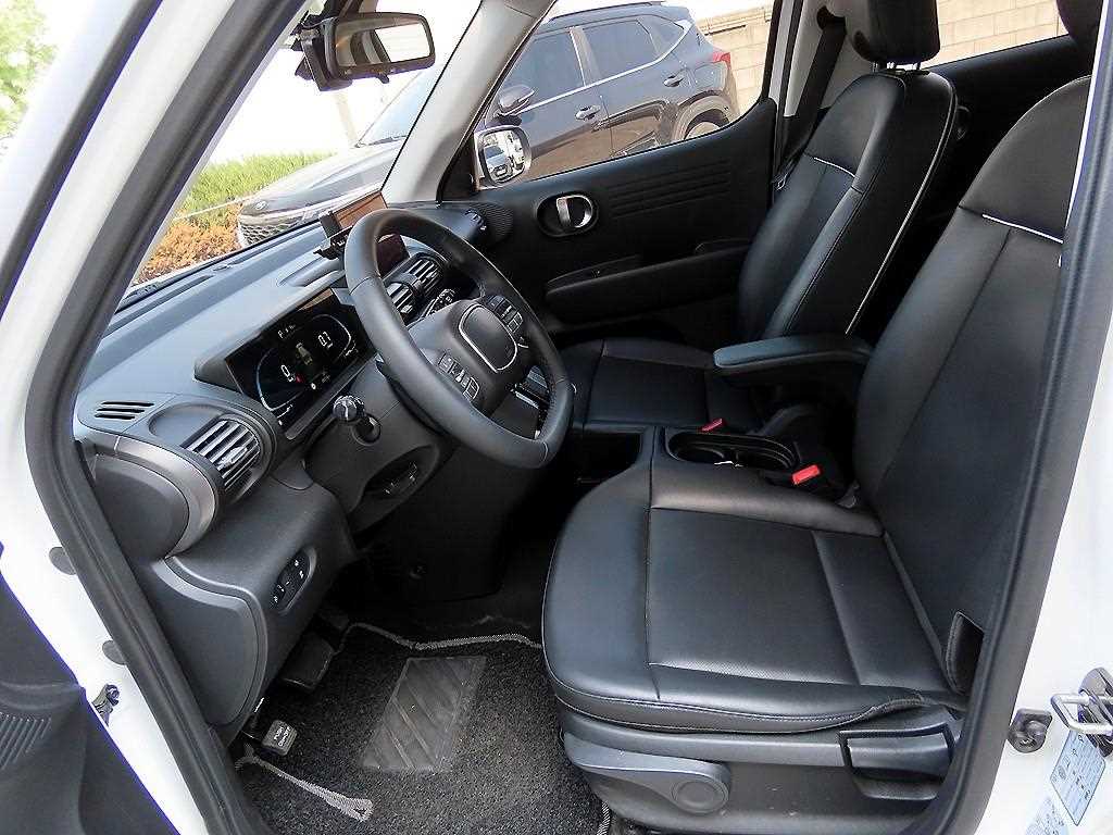 HYUNDAI Casper - Vista 5