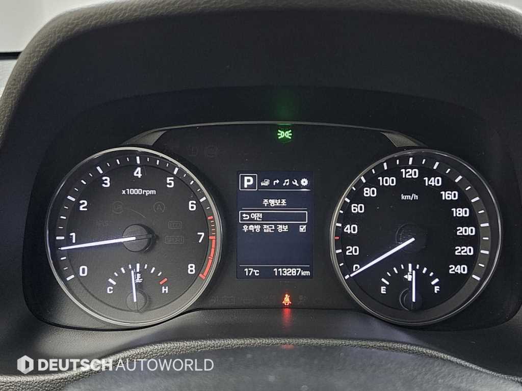 HYUNDAI Avante - Vista 8