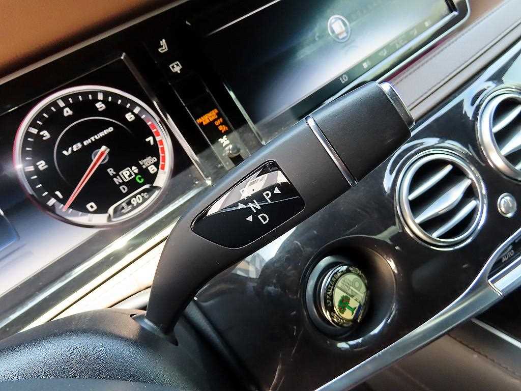 Mercedes Benz S Class - Vista 10