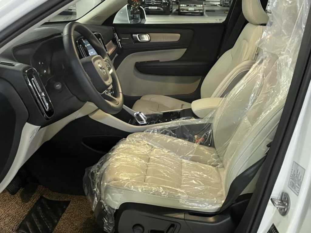 Volvo XC40 - Vista 5