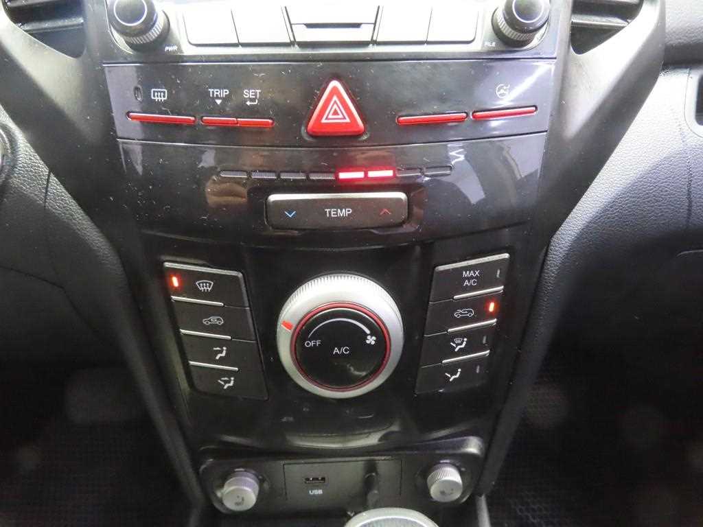 Ssangyong Tivoli - Vista 12