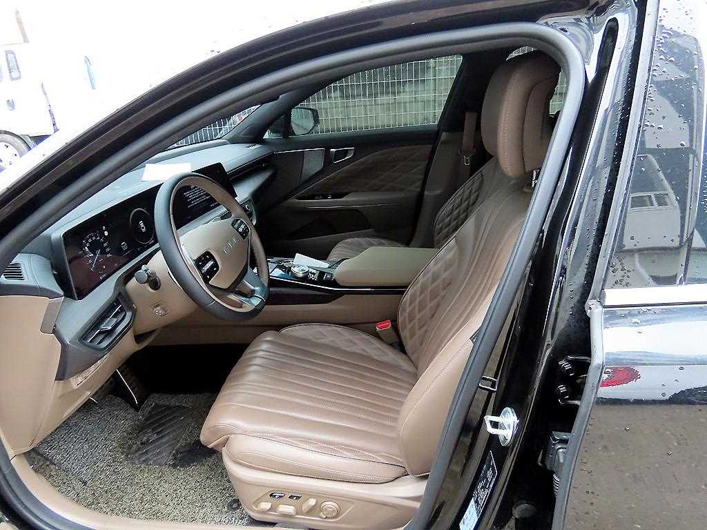 KIA K8 - Vista 5