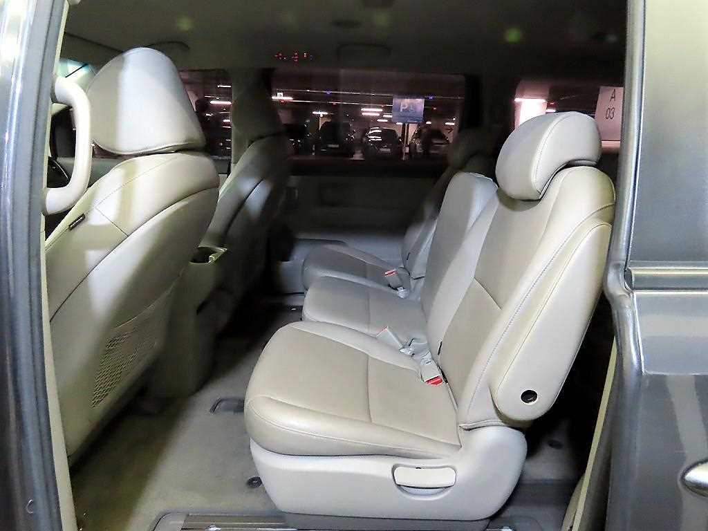 KIA Carnival - Vista 7