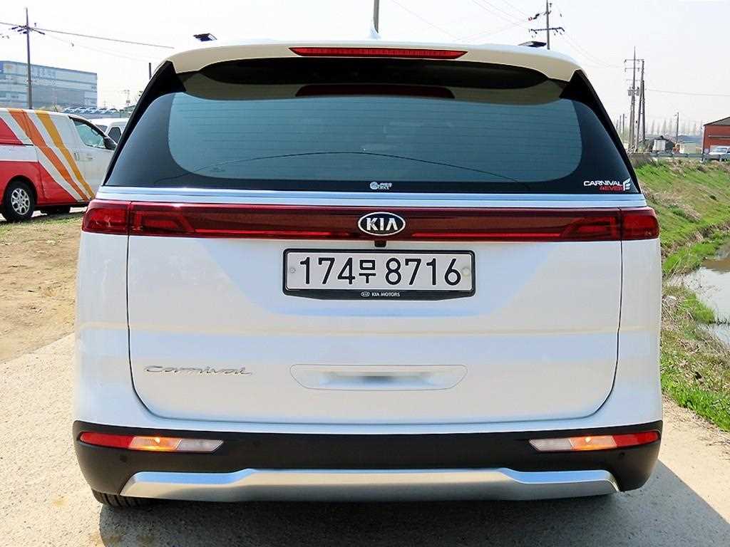 KIA Carnival - Vista 4