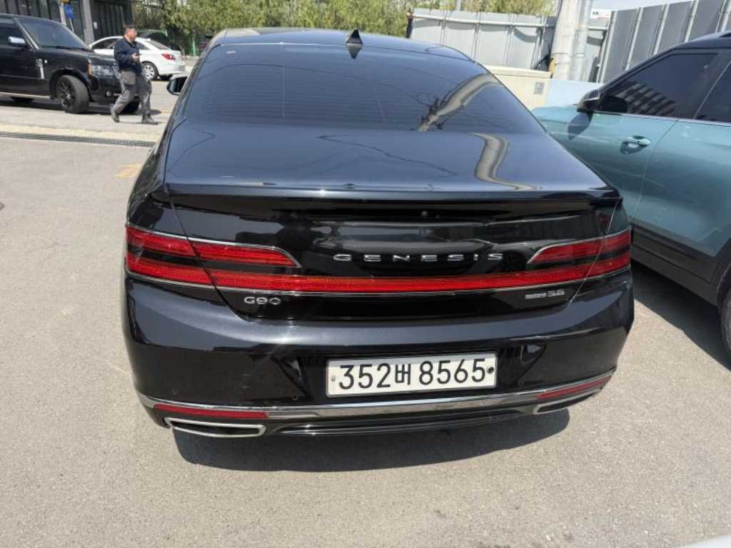 Genesis G90 - Vista 3