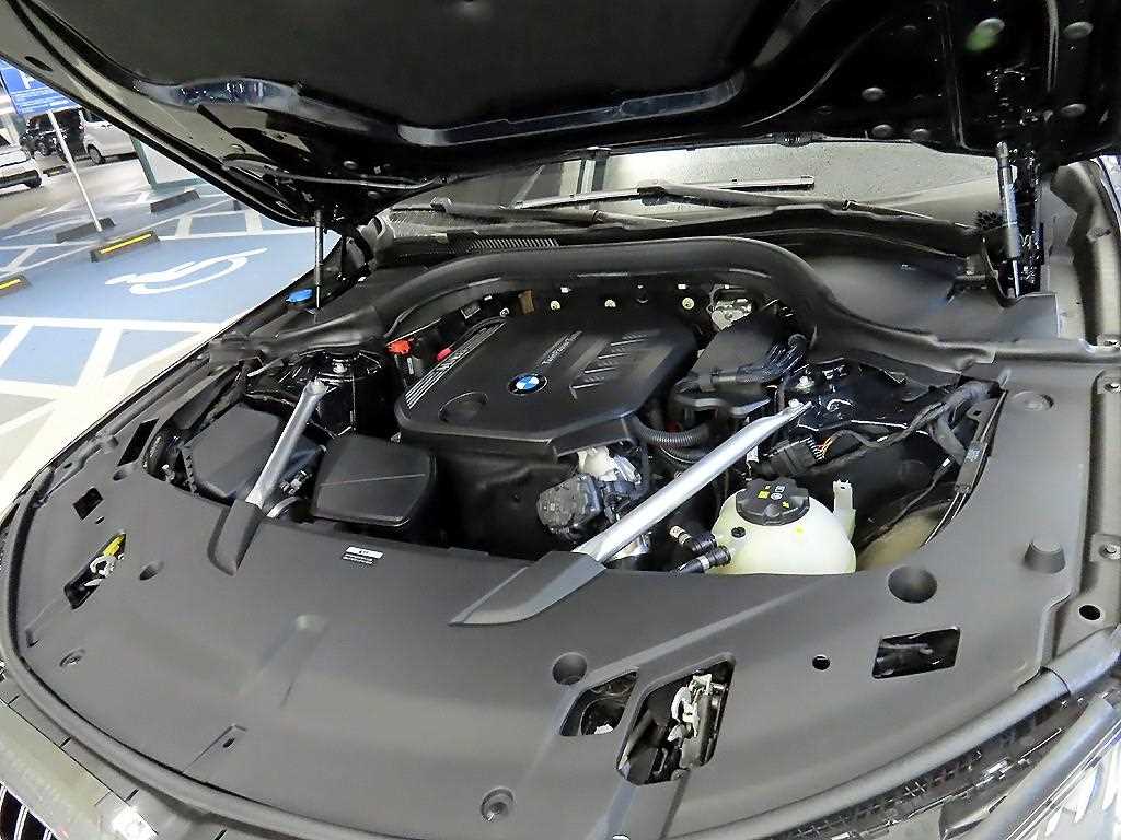 BMW Gran Turismo 2023 Negro - Importación desde Corea - HF Imports Iquique - Foto 19