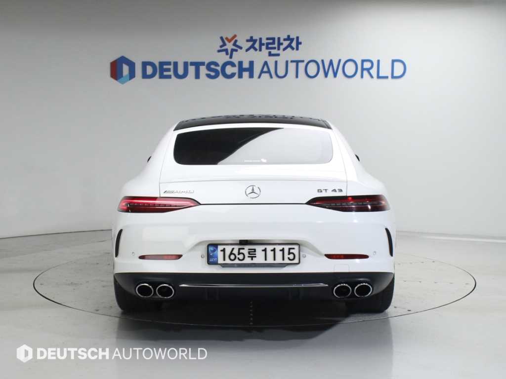 Mercedes Benz AMG GT - Vista 4