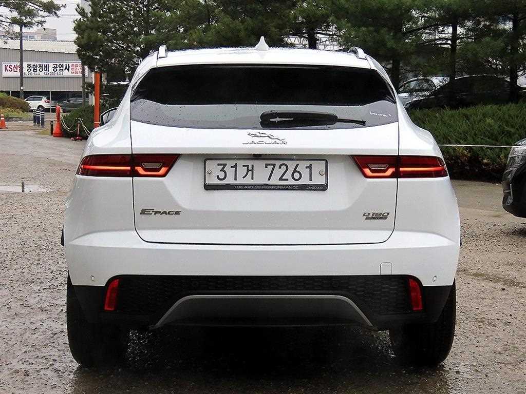 Jaguar E-PACE - Vista 4