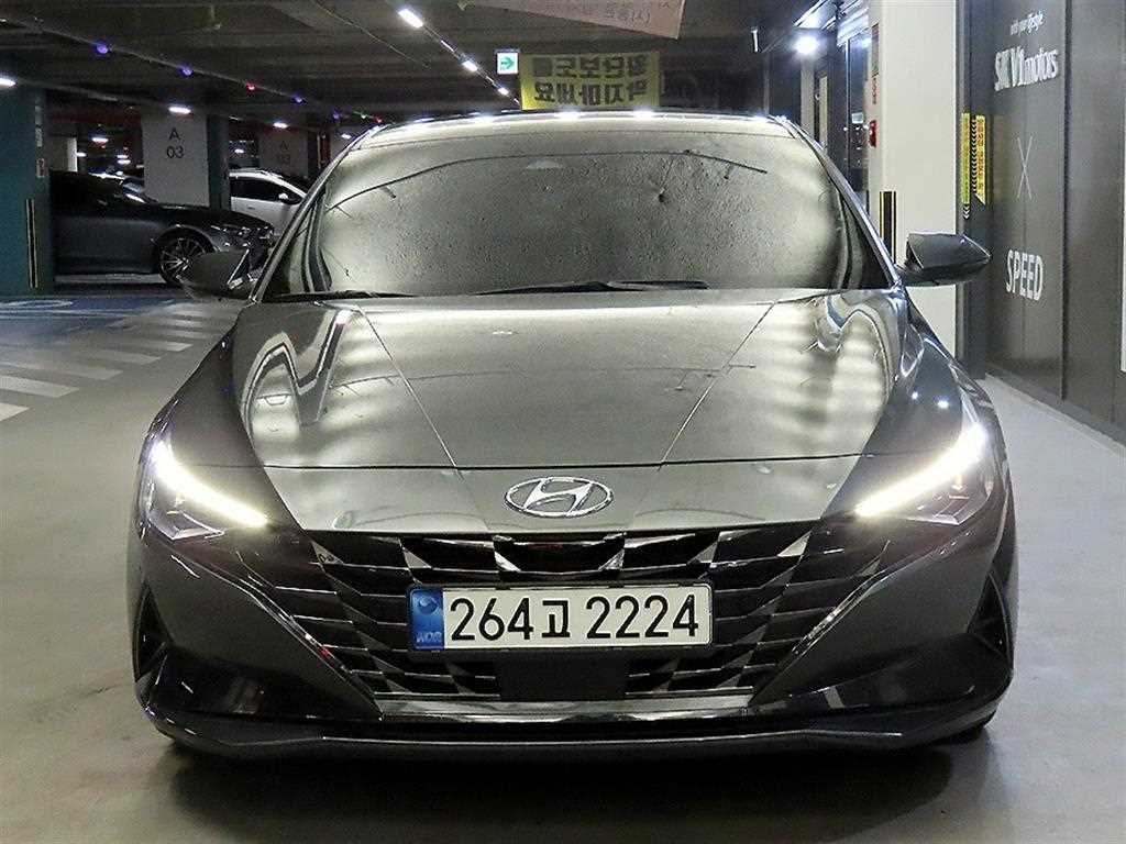 HYUNDAI Avante - Vista 2