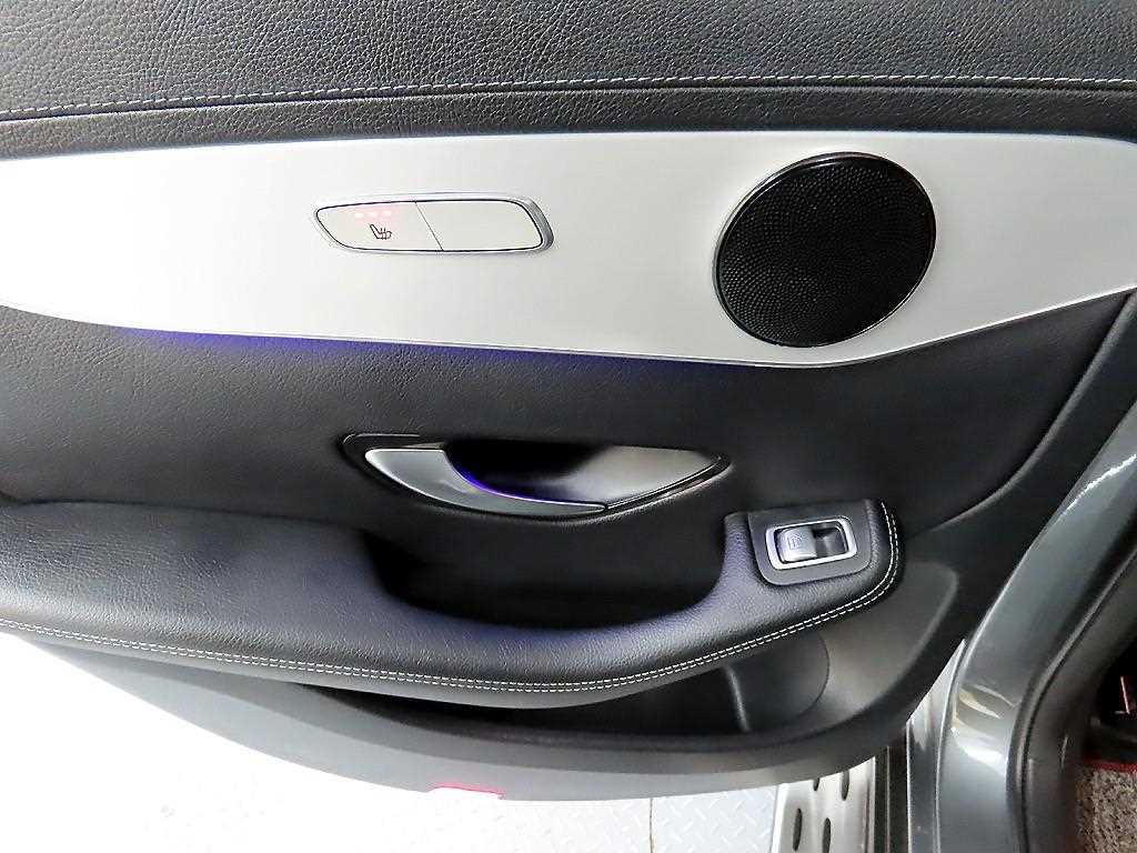 Mercedes Benz GLC Class - Vista 12