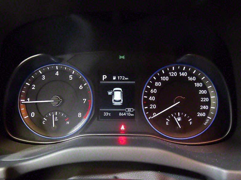 HYUNDAI Kona - Vista 9