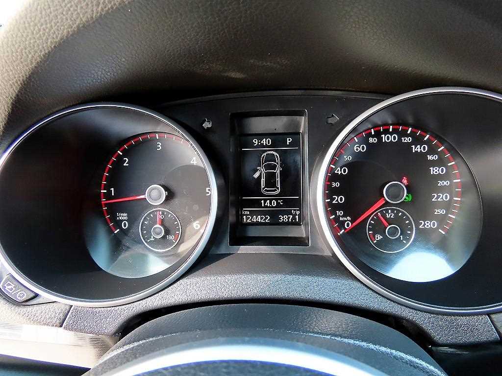 Volkswagen Golf - Vista 9