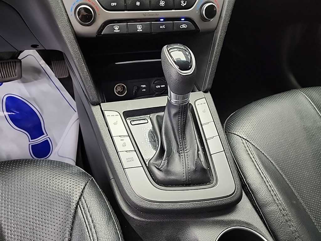 HYUNDAI Avante - Vista 8