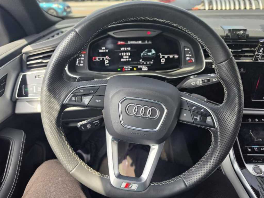 Audi Q8 - Vista 9