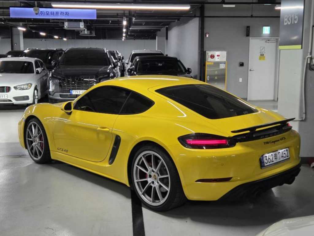 Porsche 718 - Vista 4