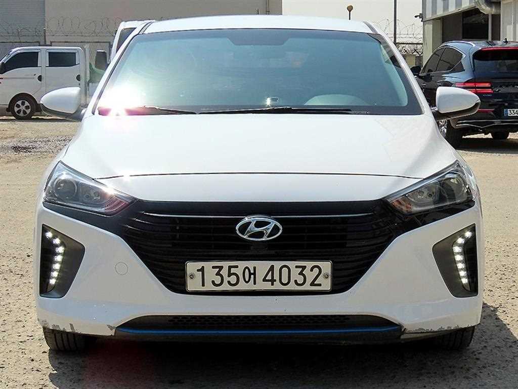 HYUNDAI Ioniq 2018 Blanco - Importación desde Corea - HF Imports Iquique - Foto 1