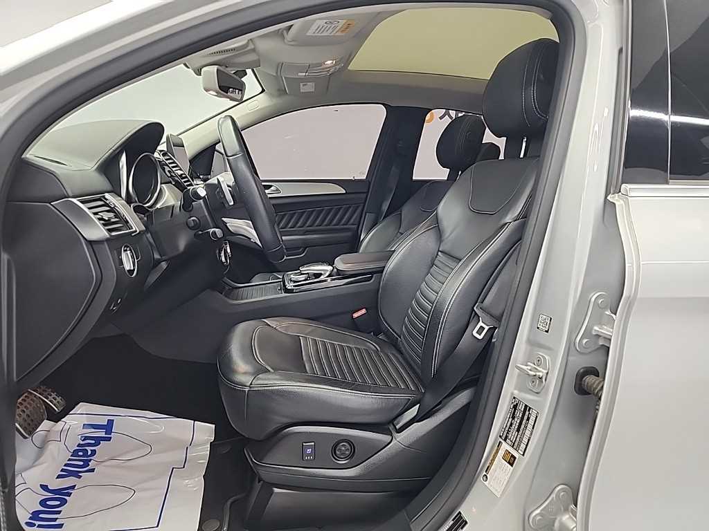 Mercedes Benz GLE Class - Vista 11