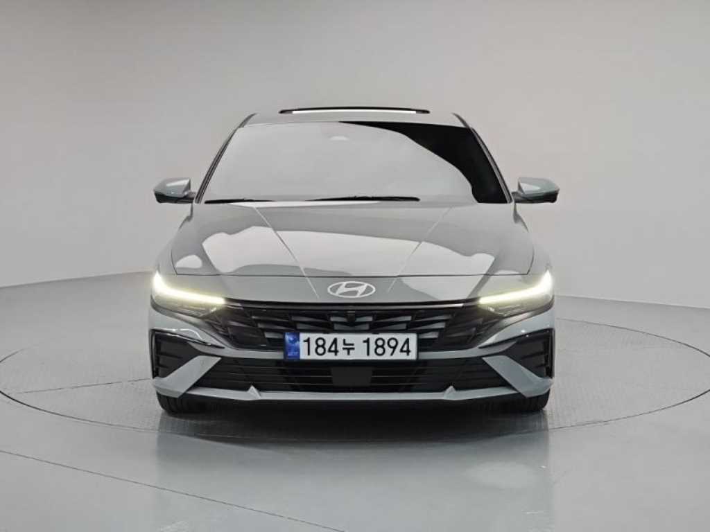 HYUNDAI Avante - Vista 2