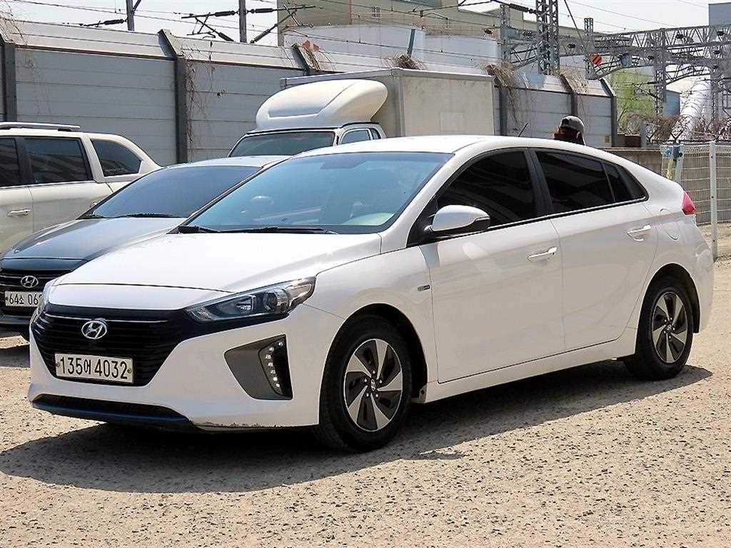 HYUNDAI Ioniq - Vista 2