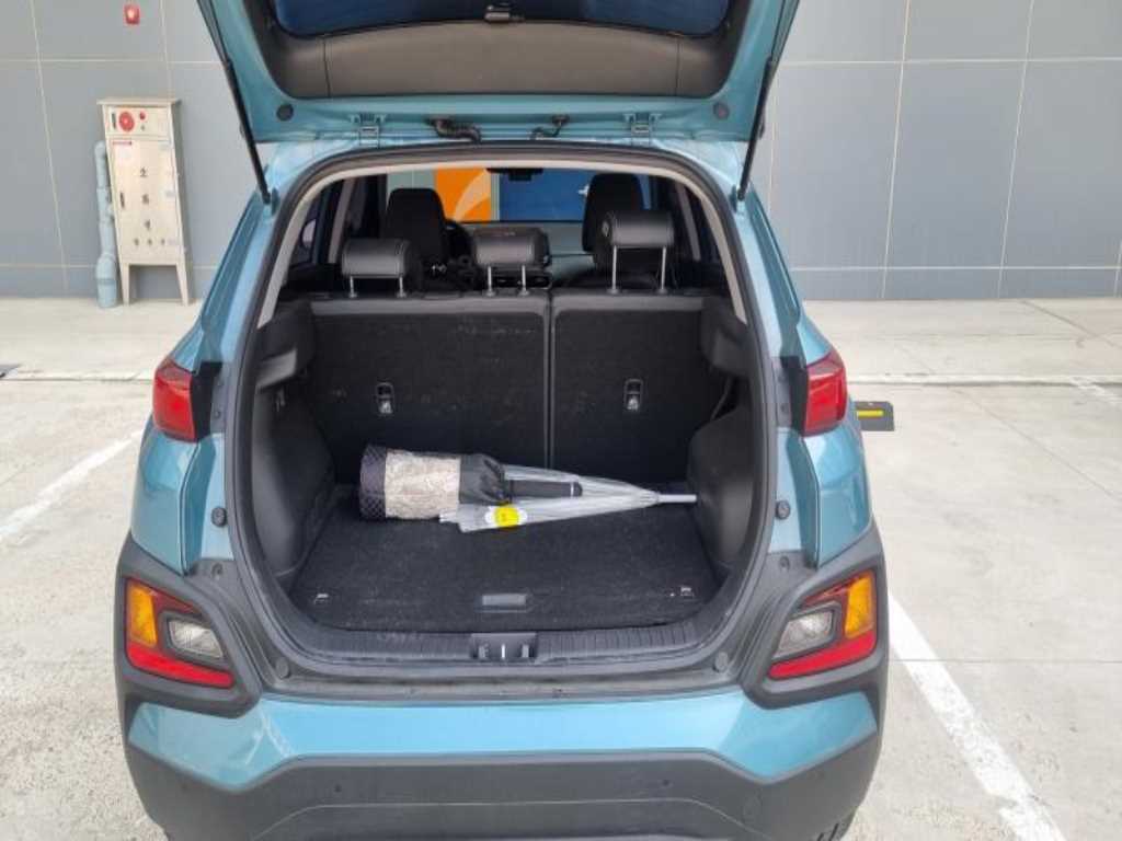 HYUNDAI Kona - Vista 9