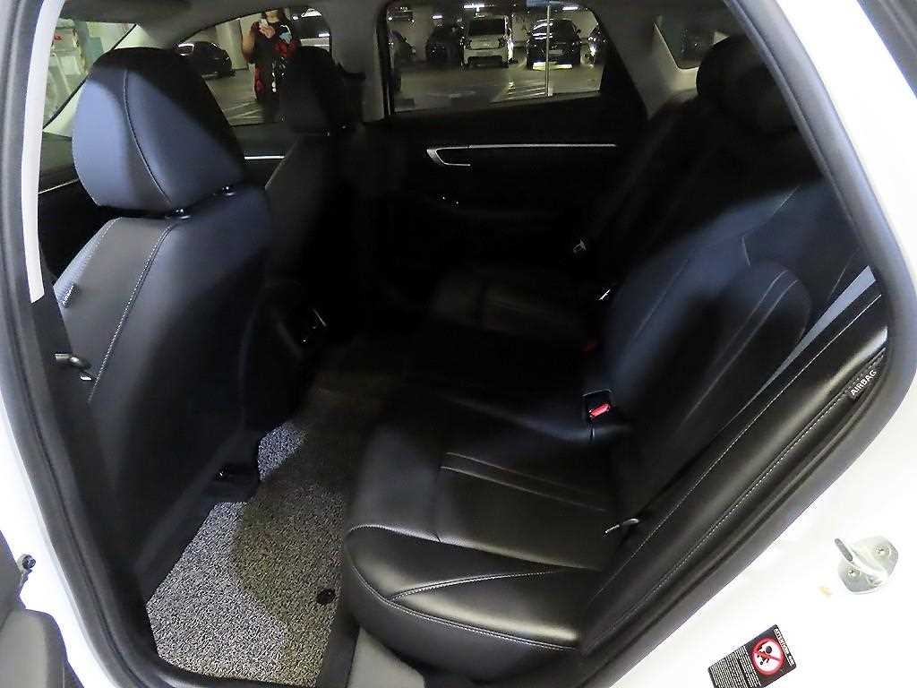 HYUNDAI Sonata - Vista 7