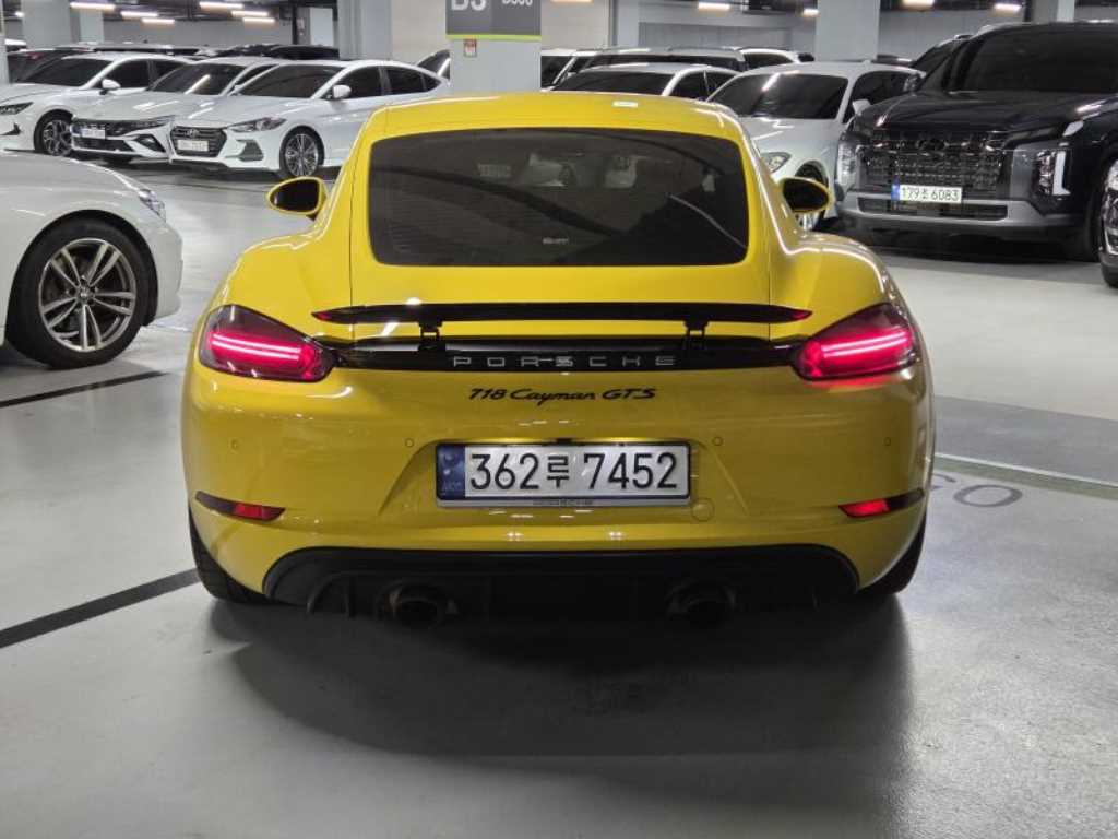 Porsche 718 - Vista 3