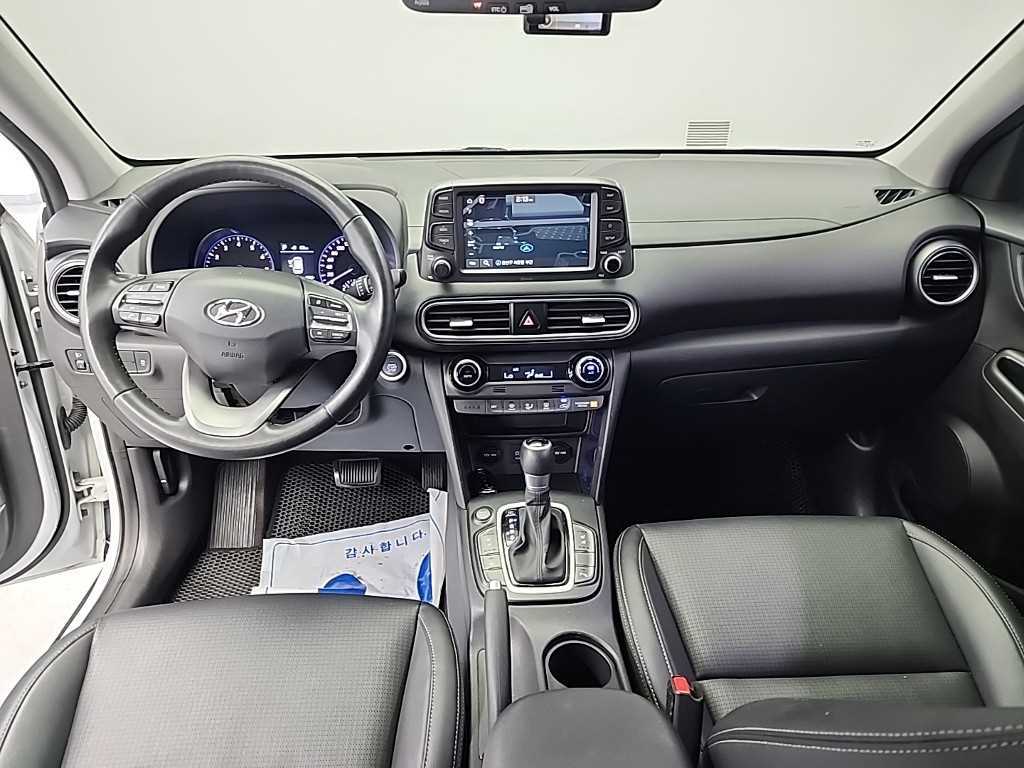 HYUNDAI Kona - Vista 7