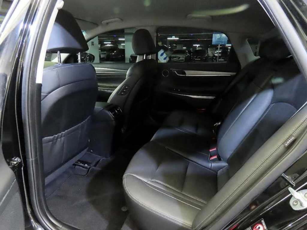 HYUNDAI Grandeur - Vista 7