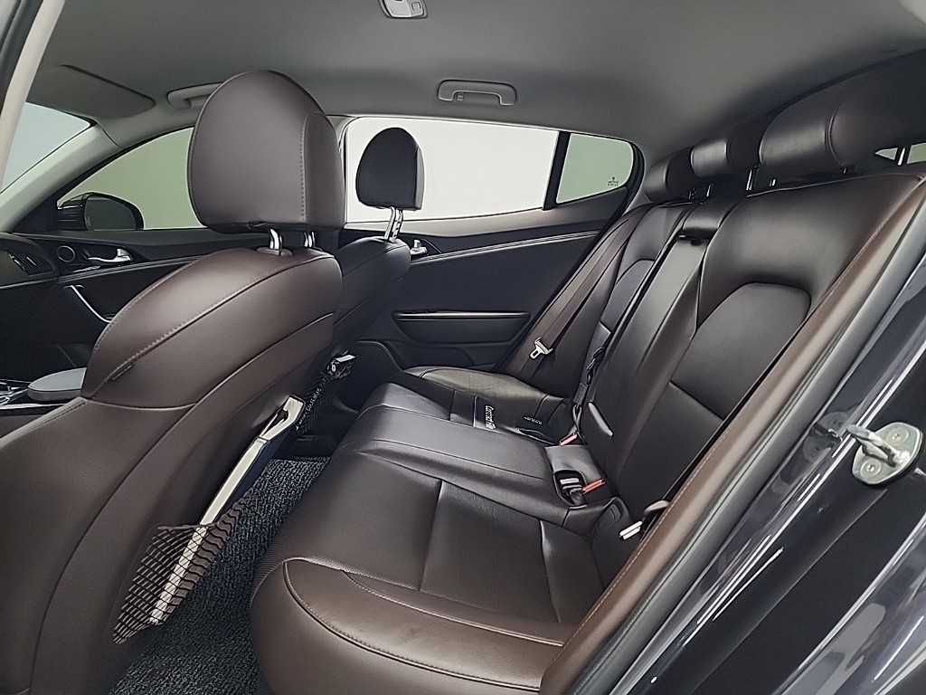 KIA Stinger - Vista 12