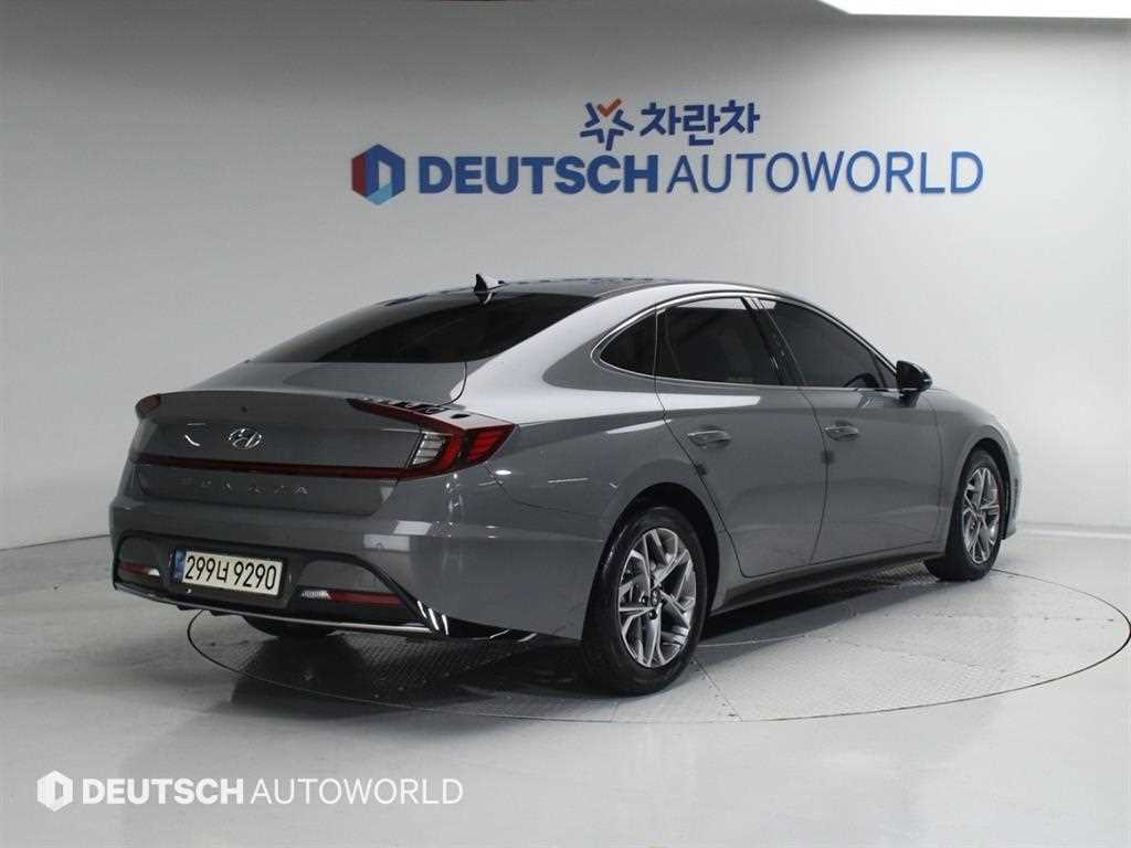 HYUNDAI Sonata - Vista 2
