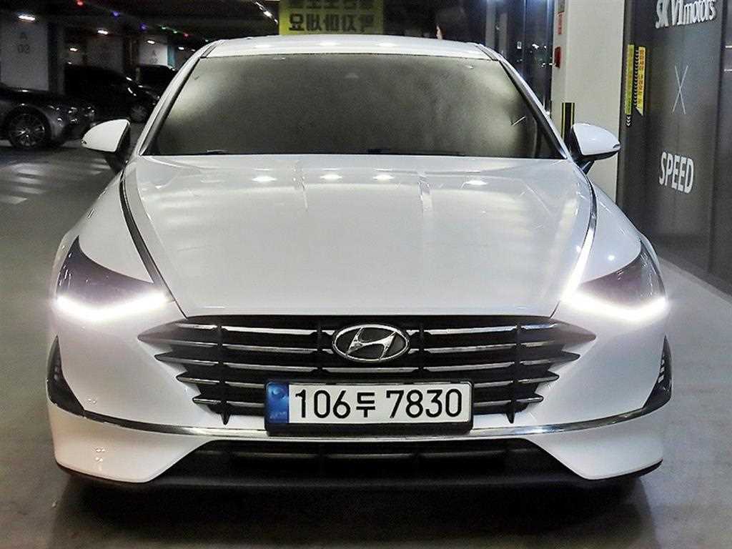 HYUNDAI Sonata - Vista 2