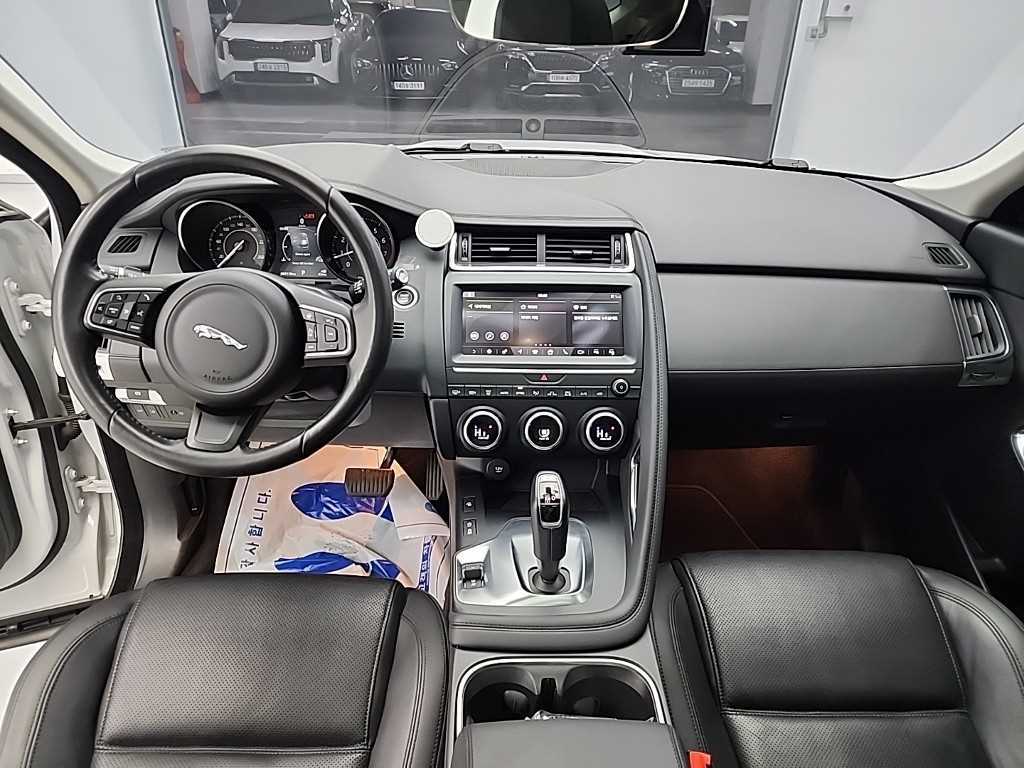 Jaguar E-PACE - Vista 7