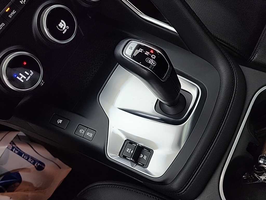 Jaguar E-PACE - Vista 8