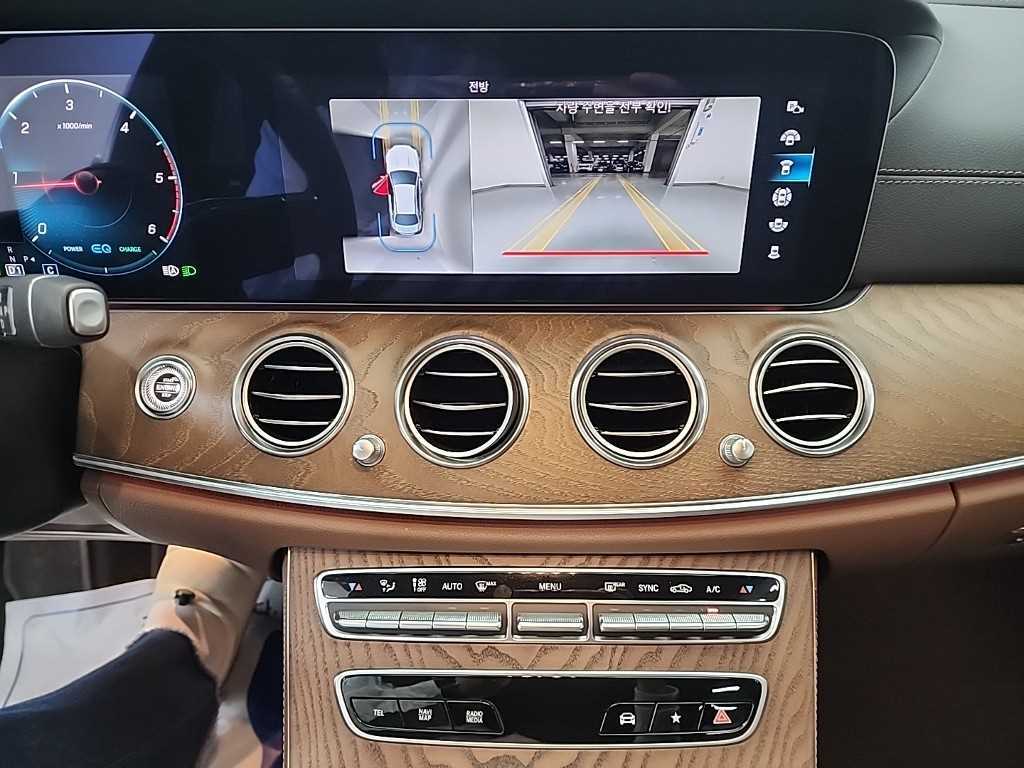 Mercedes Benz E class - Vista 10