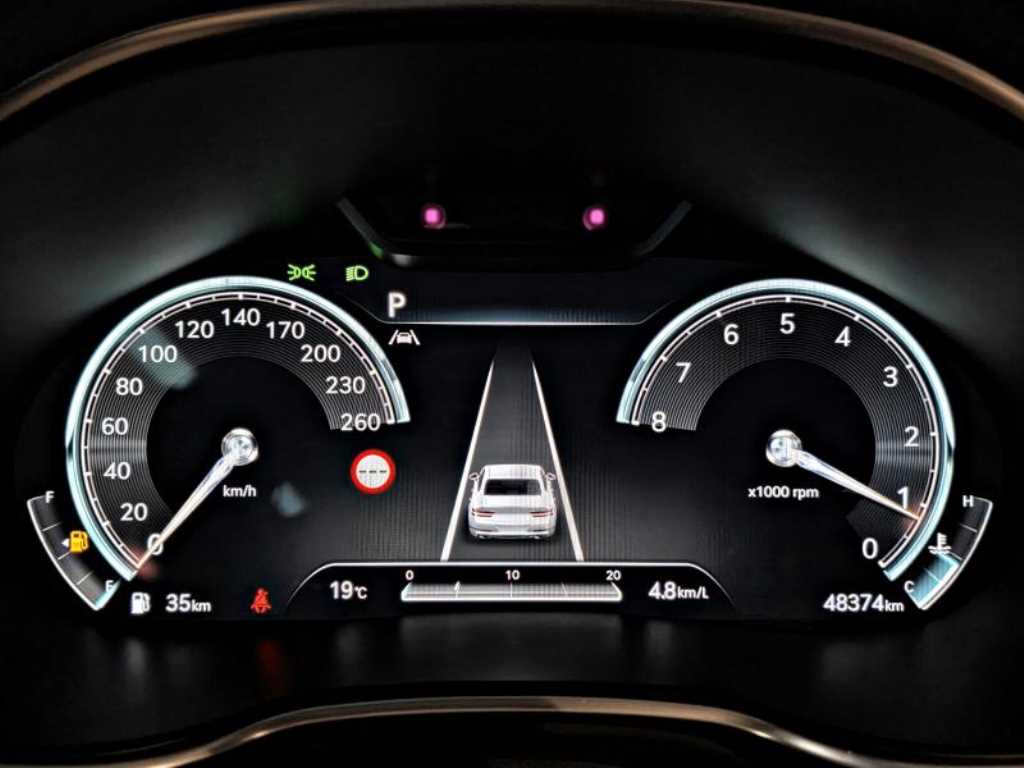 Genesis G80 - Vista 10