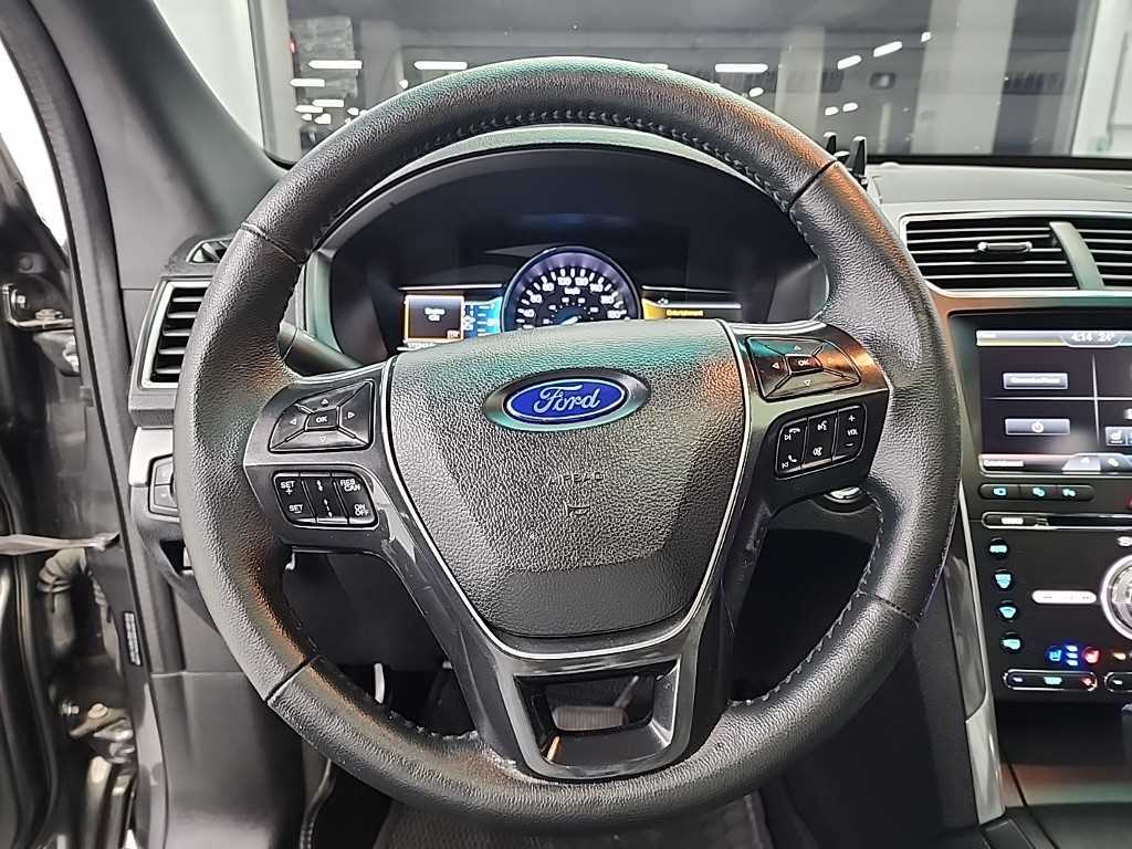 Ford Explorer - Vista 9