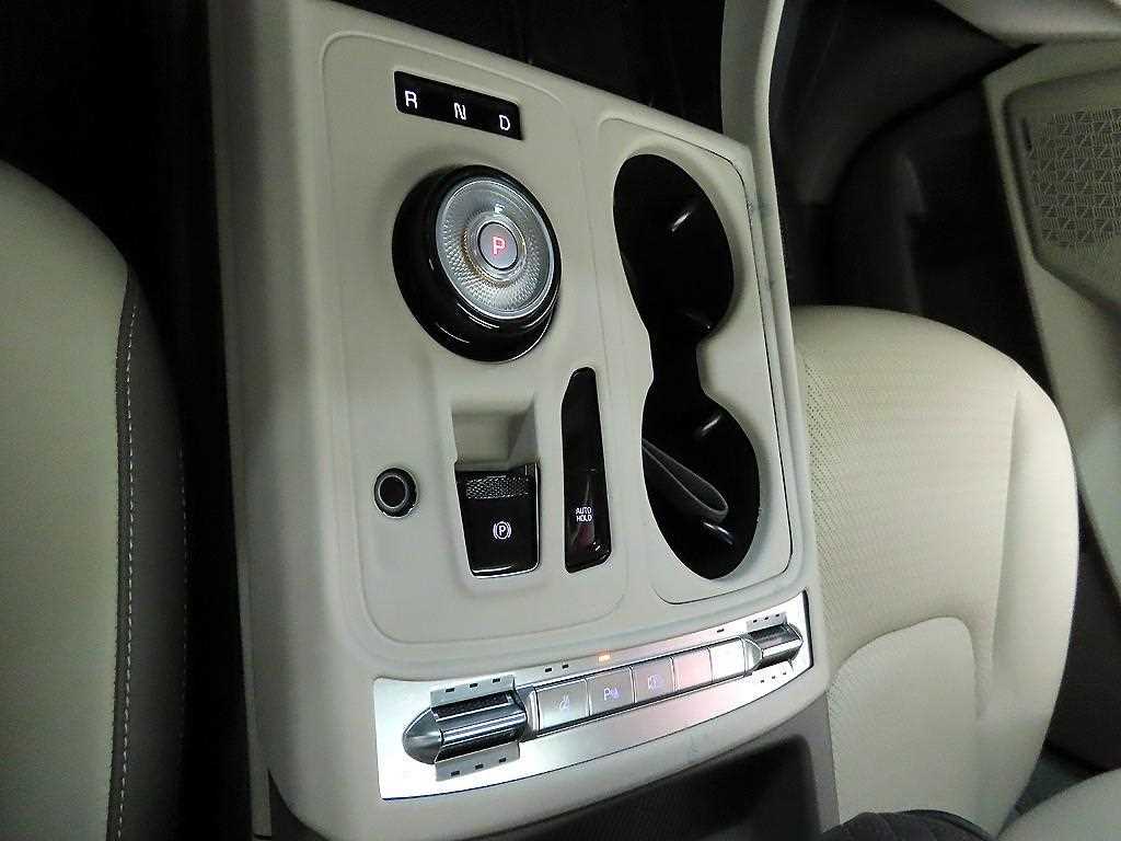 KIA Carnival - Vista 10