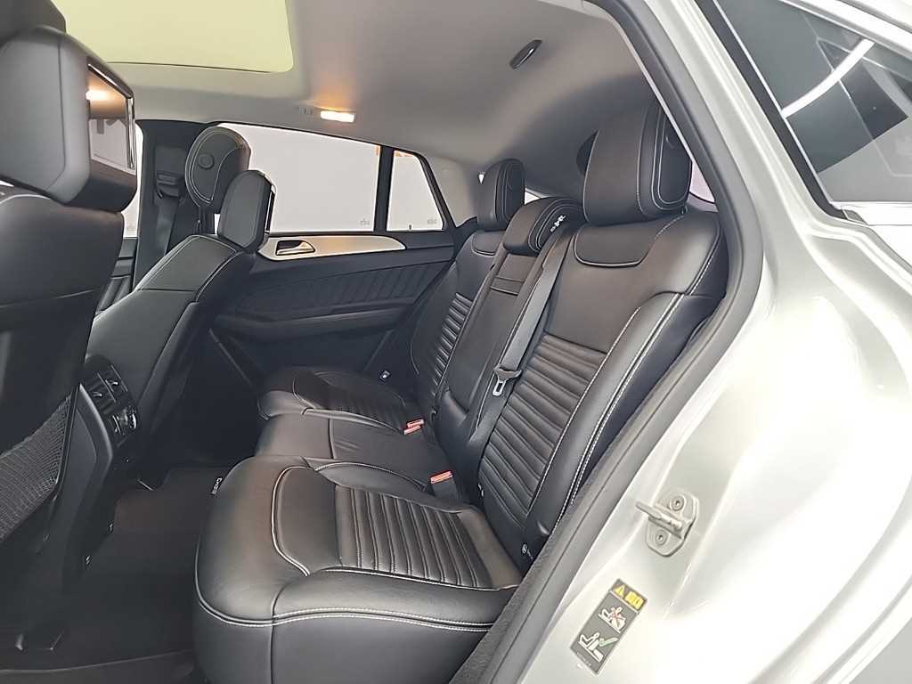 Mercedes Benz GLE Class - Vista 12